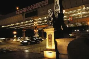 The old wooden bridge was replaced with a stone bridge at Nihonbashi (Photo: <a href="http://www.flickr.com/photos/tacoking/2113870825/" target="_blank" rel="noreferrer noopener nofollow">Taco King</a>)