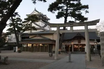 The castle and the shrine in the day