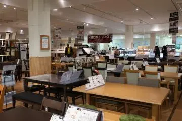 Furnitur meja makan