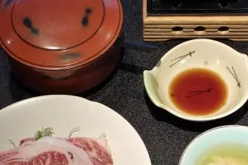 저녁 대신 아침으로 이 쇠고기를 먹었다