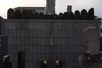 An imposing family grave