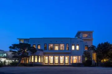 Gallery image
