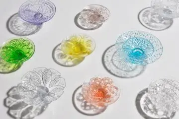 Akiko & Masako Takada, Cut Glass