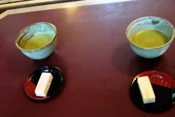 Beautiful Matcha Green Tea and sweets are complementary with your entry ticket to Okochi Sanso a samurai actors country villa in Arishiyama (Photo: Iyu Cook)