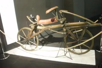 The all-wood Draisine