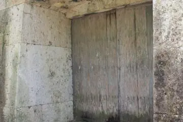 The side of the stone gate that served as entrance back into Shuri Castle