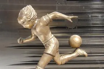 Bronze Statue: Tsubasa Ozora 