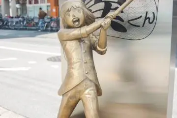 Bronze Statue: Sanae Nakazawa
