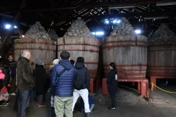 Salah satu acara saat tur pabrik