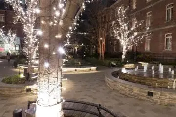 These fountains lead into a pretty garden
