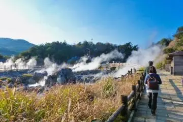 Walkway along Jigoku Onsen