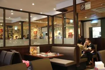 <p>Gusto's interior is as visually appealing as its food is filling</p>