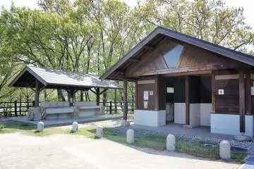 Minimal but clean and well-maintained facilities