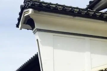 Close-up of a 'sode udatsu'. This ornamental feature also functions as a firebreak.
