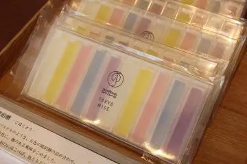 Colorful sticks of agar with modern flavors like lavender, jasmine, and chamomile. (Photo: Mitsui Fudosan Staff)