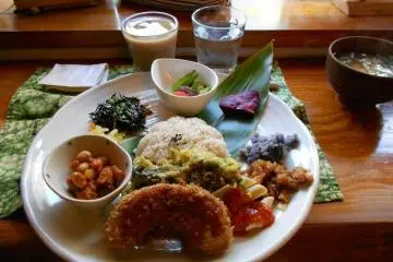 11 types of food, not counting soup and dessert