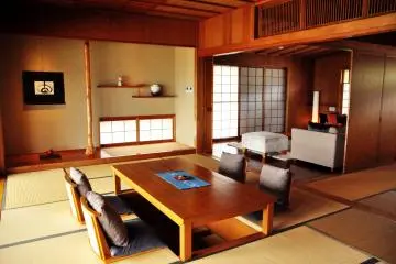 The rooms and suites blend western comfort with Japanese senstitivities (Photo: <a href="https://www.flickr.com/photos/thecarol/15337019451" target="_blank" rel="noreferrer noopener nofollow">Carol Lin</a> / <a href="https://creativecommons.org/licenses/by-nc-nd/2.0/" target="_blank" rel="noreferrer noopener nofollow">CC BY-NC-ND 2.0</a>)