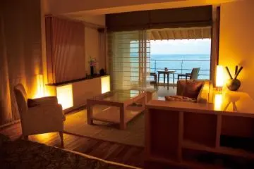 Decoration and furniture featuring iconic Japanese elements from Okinawa and the mainland Japan (Photo: Hyakuna Garan / JT)