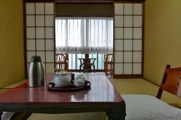 <p>ห้องเล็ก</p>