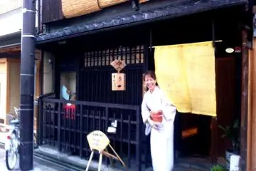 A store front welcome from Nishino san