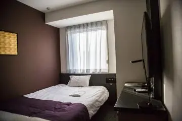 Dalam kamar Henn na Hotel