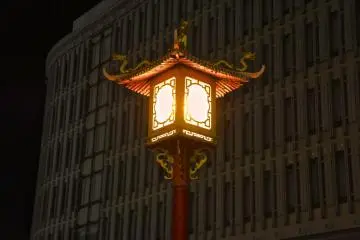 Sodium lamps of Chinatown (Photo: Manish)