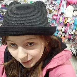 Lizzy Holbrook