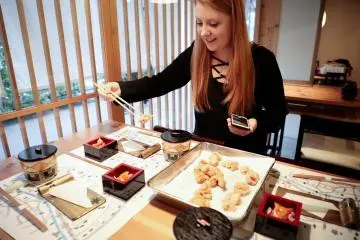 Trying Tokitarazu's chicken
