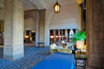 Lobby of New Grand Hotel