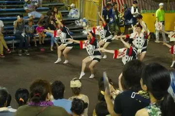 One of the amateur groups dancing in the parade