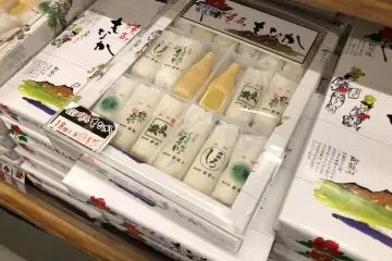 Shochu monaka with aroma of shochu