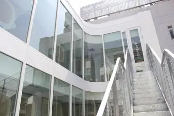 Outer stairway leading up to the eighth (female-only) floor.