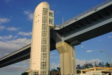 Tokyo Gate Bridge elevator (Photo: Manish)