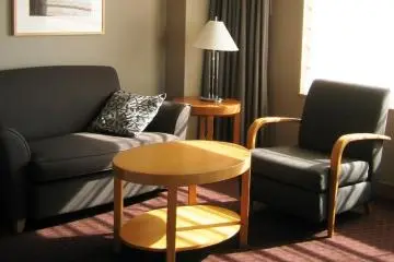 Restful club like room (Photo: <a href="http://www.flickr.com/photos/teruru/372774913/" target="_blank" rel="noreferrer noopener nofollow">Teruhiro Kataoka</a> / <a href="https://creativecommons.org/licenses/by-nc-nd/2.0/" target="_blank" rel="noreferrer noopener nofollow">CC BY-NC-ND 2.0</a>)