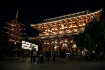 Sensoji Temple at Asakusa is much quieter at night and shows off a more regal sight compared to the crowded day view