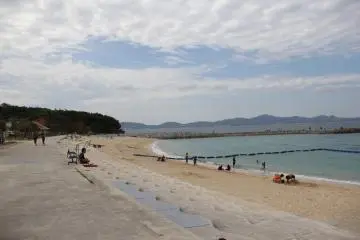 <p>Uken Beach is surrounded by Okinawa's coastline and several islands in Kinbo Bay</p>
