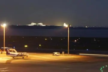 <p>Pemandangan Tokyo Gate Bridge dari Bandara Haneda</p>

