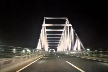 <p>Membelah Tokyo Gate Bridge, jalan pulang dari Bandara Haneda di Kawasan Edogawa.</p>
