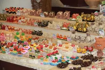 Shisa dogs are available in an endless array of styles, sizes and prices throughout Okinawa