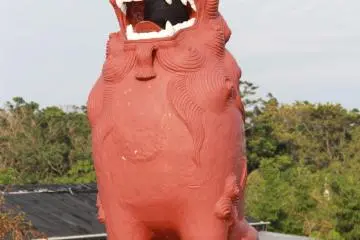 This shisa - located along Route 17 in front of Okinawa World - is perhaps the largest on the park