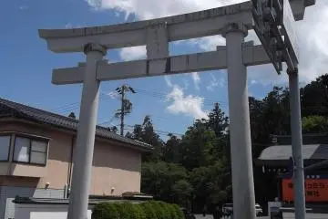 El santuario Hotaka-jinja en Azumino