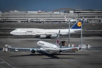 This airport also features several observation decks where you can see various airplanes taking off and landing