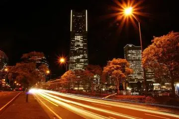 <p>ถนนหนทางในเมืองยามราตรี</p>