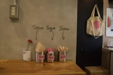 Even the napkins, sugar and straw packets are set up in a fun way!