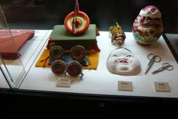 <p>Local crafts</p>