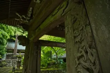 An amazing bas-relief.