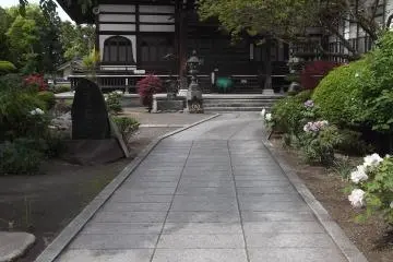 The path to the main hall