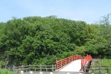 At the foot of Mt. Mii.Is it really a mountain?