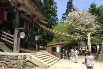 A side view of the Konponchudo Hall. It houses a special Buddha statue and a flame that has been burning over 1200 years. It can only be viewed by visitors for one month every 50 years!! See it in 2013 before the end of May. A spiritual experience.