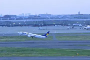 Skymark Airlines takes off from Haneda Airport (Photo: Manish)